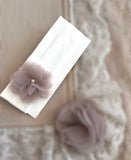 Fascia con fiore beige